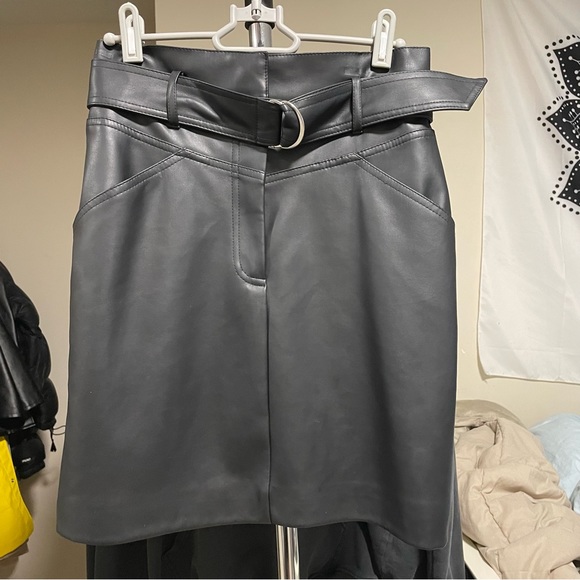 H&M Black Faux Leather Skirt With Belt, Pockets, SIZE 4 - Picture 1 of 4